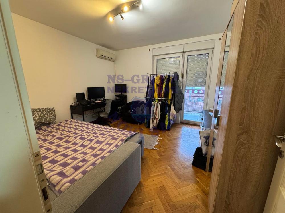 Slika 4 - Komforan trosoban stan na Novoj Detelinari!