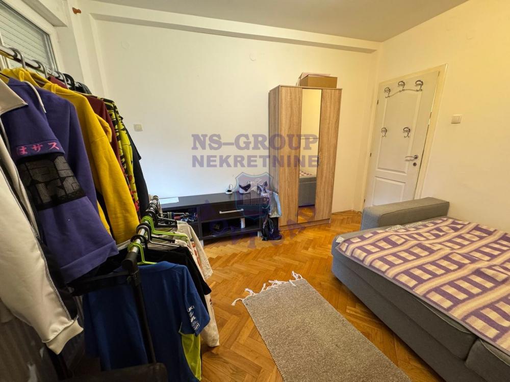 Slika 5 - Komforan trosoban stan na Novoj Detelinari!