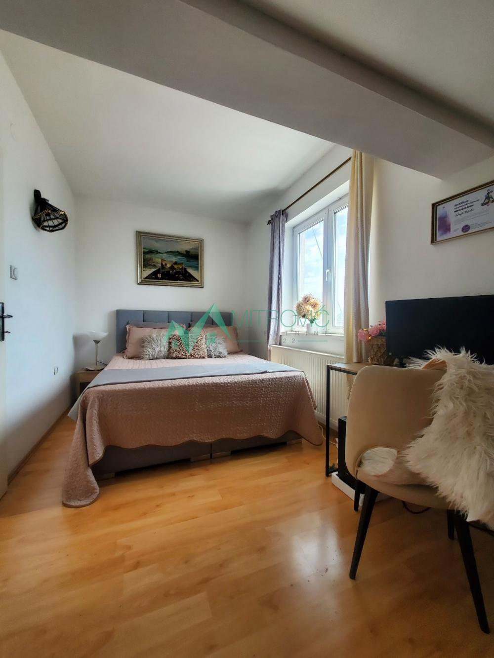 Slika 2 - SA NAMEŠTAJEM BEZ ULAGANJA NA ODLIČNOJ LOKACIJI 