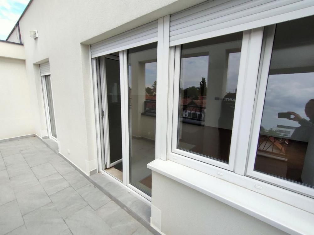 Slika 10 - Tri dvosobna stana u istom ulazu 48m 50m 51m Telep useljivo NOVO