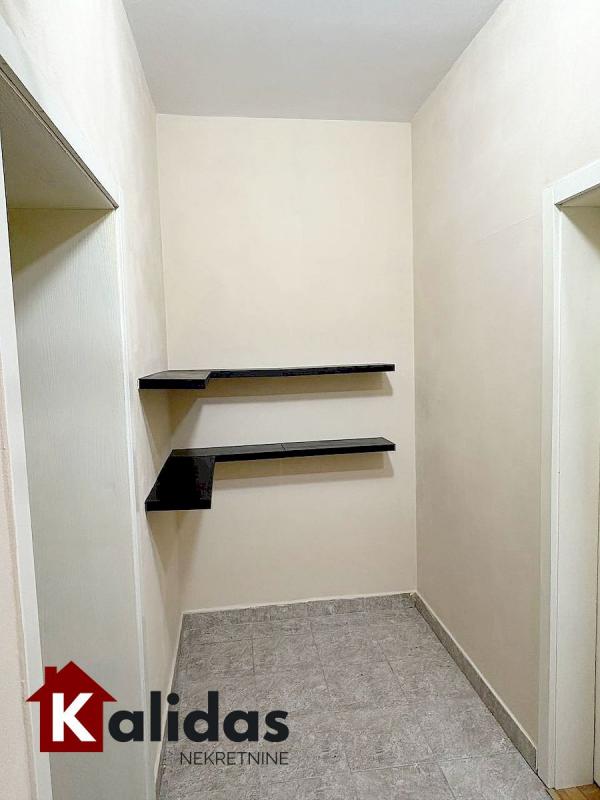 Slika 11 - Stan,NOVI SAD,TELEP,kv: 52, € 144200, ID: 1008181