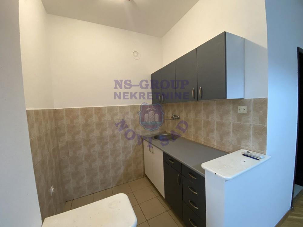 Slika 2 - Prodaja stana, 20m2, Ćirpanova Novi Sad, ima lift