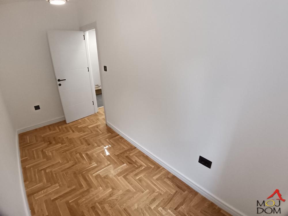 Slika 2 - Stan,NOVI SAD,DETELINARA,kv: 71, € 159500, ID: 1031208