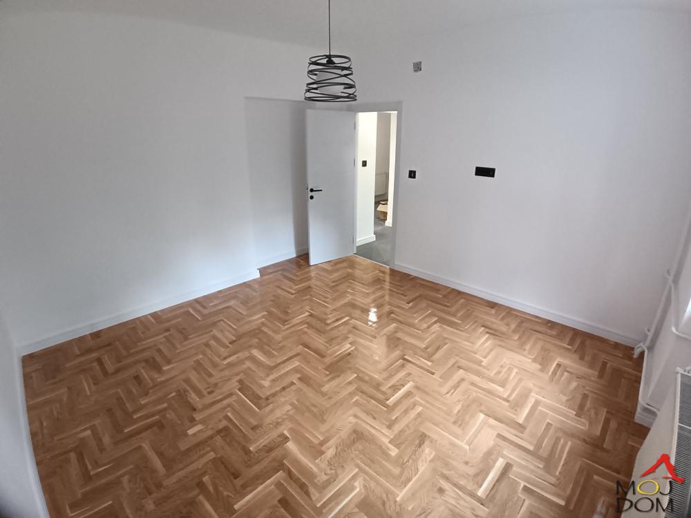 Slika 8 - Stan,NOVI SAD,DETELINARA,kv: 71, € 159500, ID: 1031208