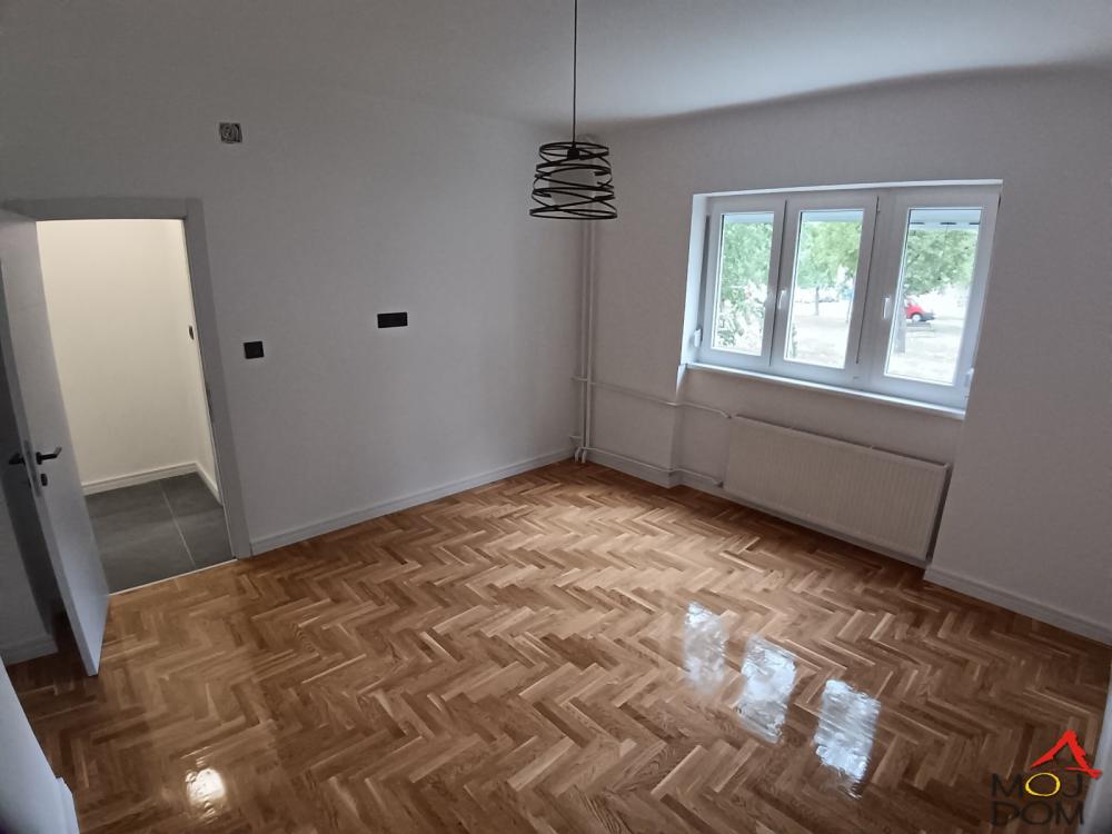 Slika 9 - Stan,NOVI SAD,DETELINARA,kv: 71, € 159500, ID: 1031208