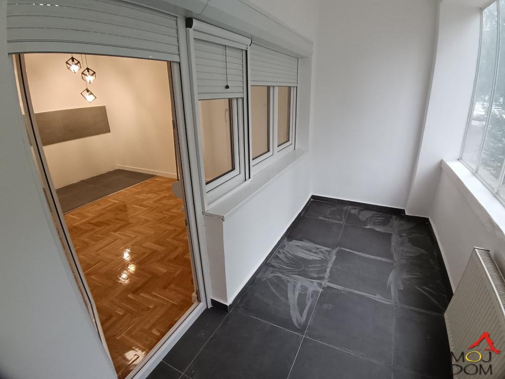 Slika 11 - Stan,NOVI SAD,DETELINARA,kv: 71, € 159500, ID: 1031208