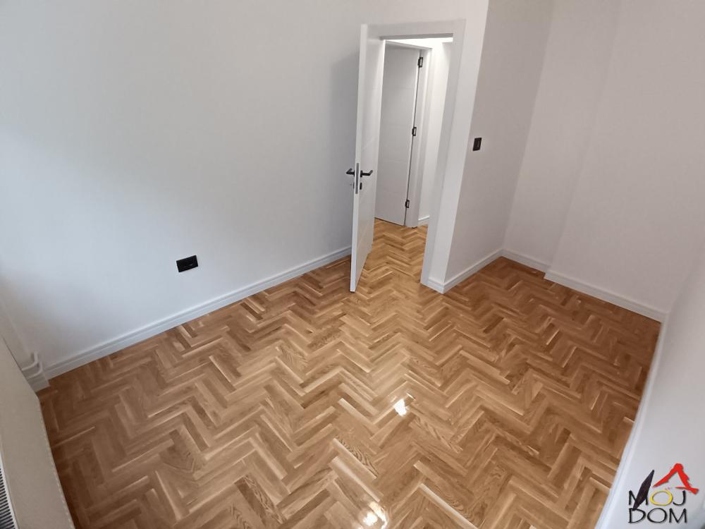 Slika 3 - Stan,NOVI SAD,DETELINARA,kv: 71, € 159500, ID: 1031208