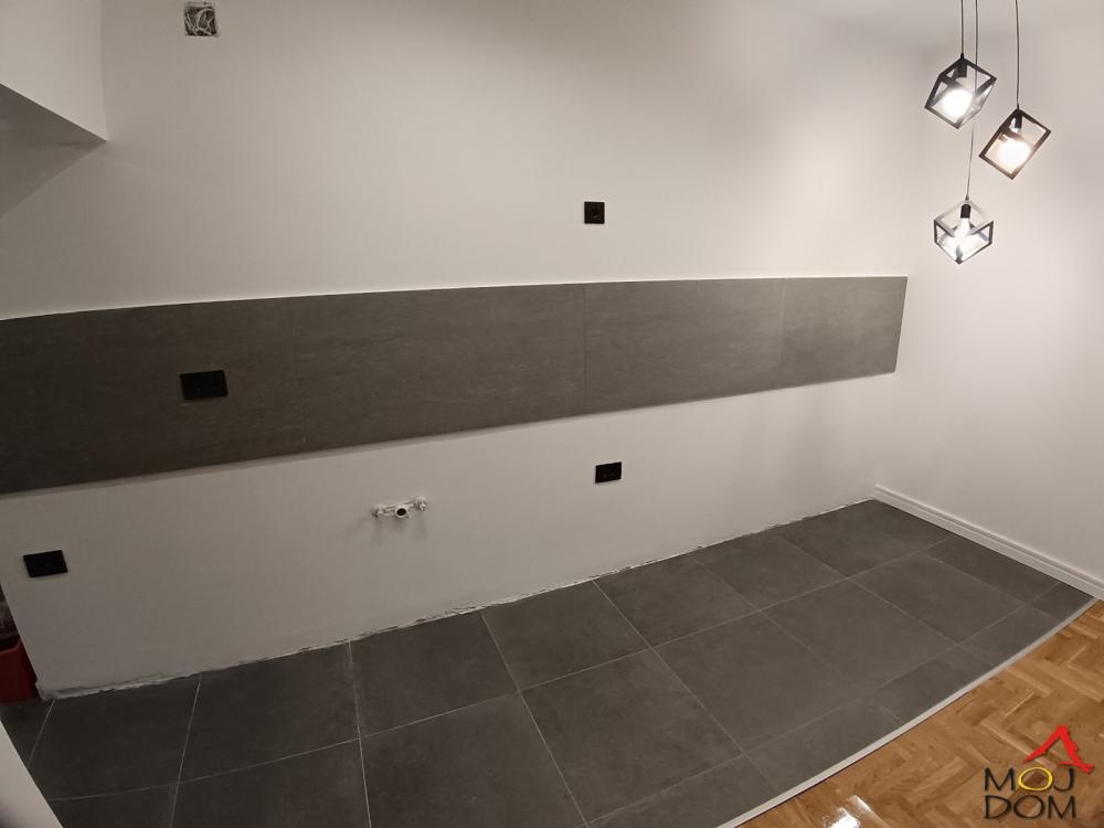 Slika 10 - Stan,NOVI SAD,DETELINARA,kv: 71, € 159500, ID: 1031208