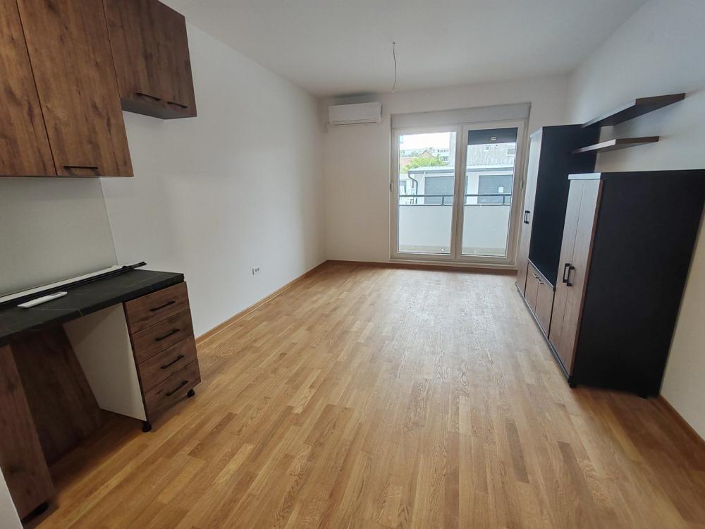 Glavna slika -Stan,NOVI SAD,PETROVARADIN,kv: 43.00, € 120500, ID: 1058748