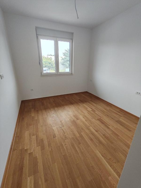 Slika 4 - Stan,NOVI SAD,PETROVARADIN,kv: 43.00, € 120500, ID: 1058748