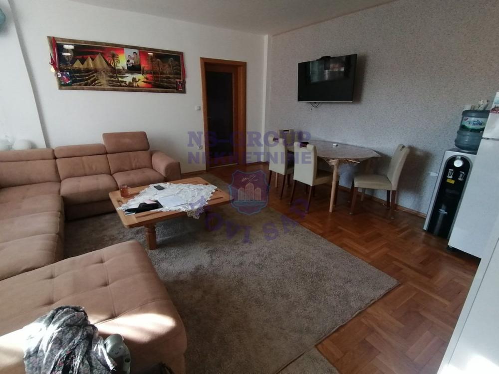 Slika 7 - Trosoban, 70m2, Nova Detelinara Novi Sad, sa terasom, ima lift