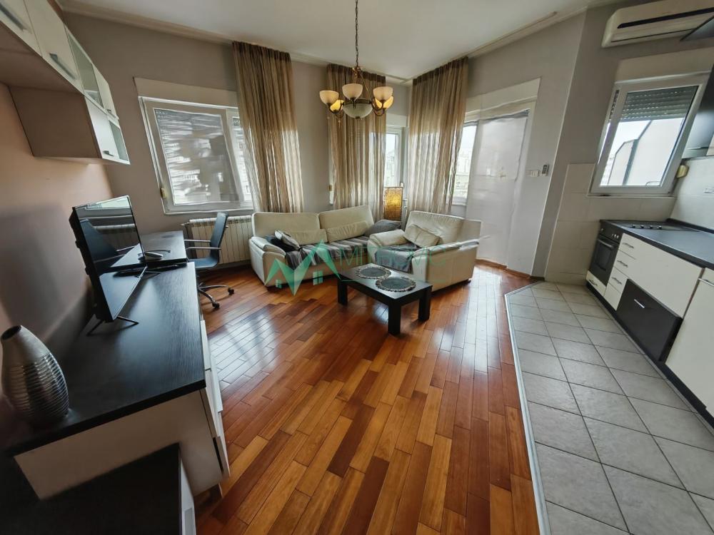 Slika 2 - Bulevar Evrope, 67m2, trosoban stan. 