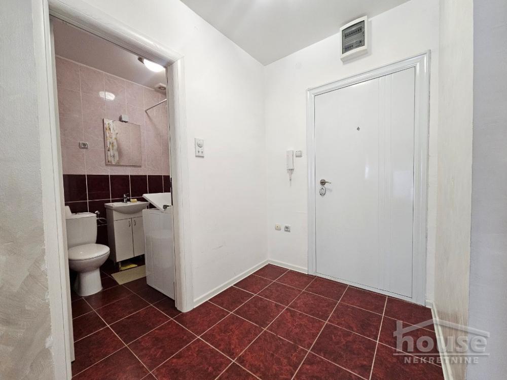 Slika 8 - Stan,NOVI SAD,CENTAR,kv: 49.00, € 150000, ID: 1064244