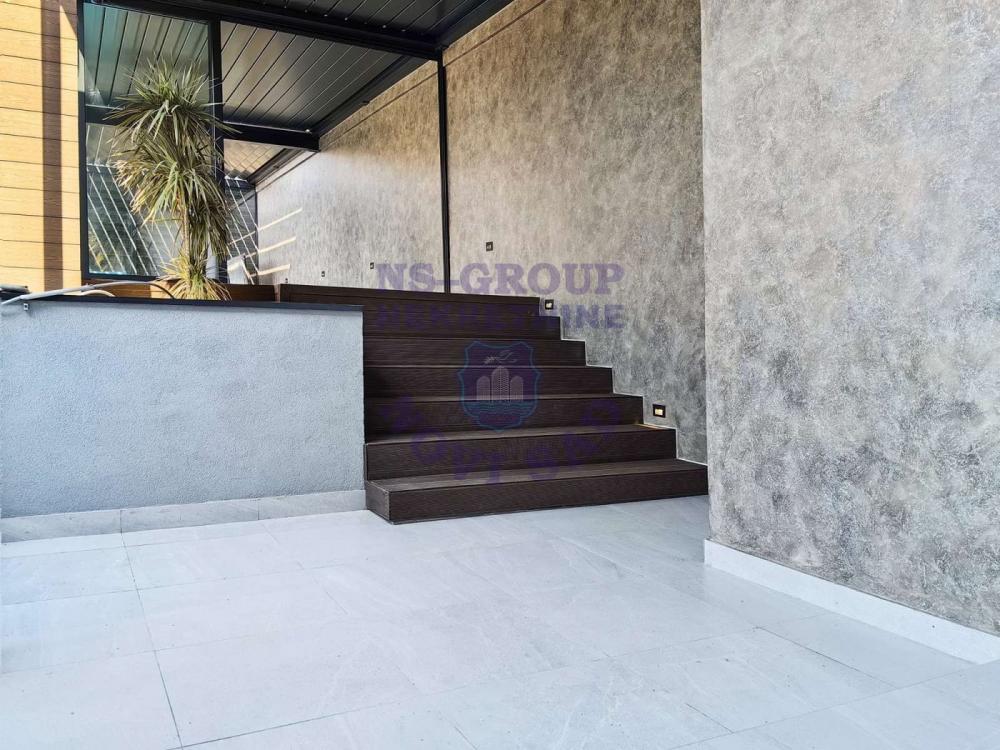 Slika 0 - Penthouse sa bazenom, top lokacija