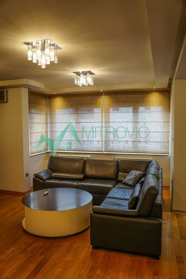 Slika 4 - Novi Sad, Sajam - Odličan, veoma komforan, kvalitetno namešten četvorosoban stan + garaža - CENA SA NAMEŠTAJEM I GARAŽOM + parking 