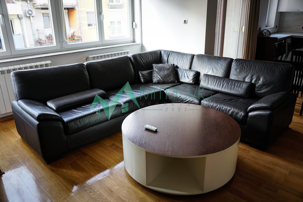 Slika 5 - Novi Sad, Sajam - Odličan, veoma komforan, kvalitetno namešten četvorosoban stan + garaža - CENA SA NAMEŠTAJEM I GARAŽOM + parking 