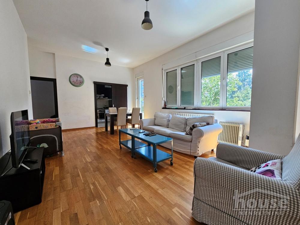 Slika 2 - Stan,NOVI SAD,BULEVAR,kv: 110.00, € 320000, ID: 1061239