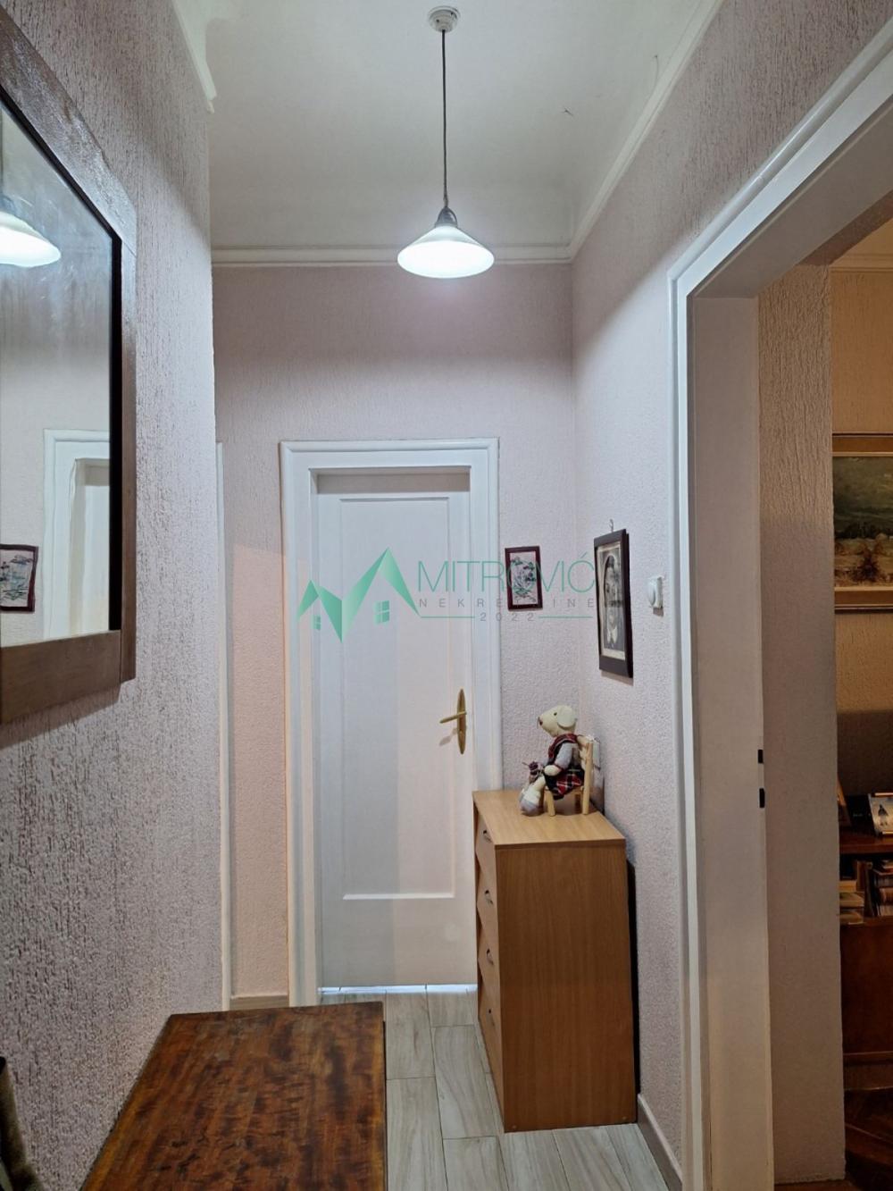 Slika 7 - Prelep salonski stan u blizini riblje pijace i keja  