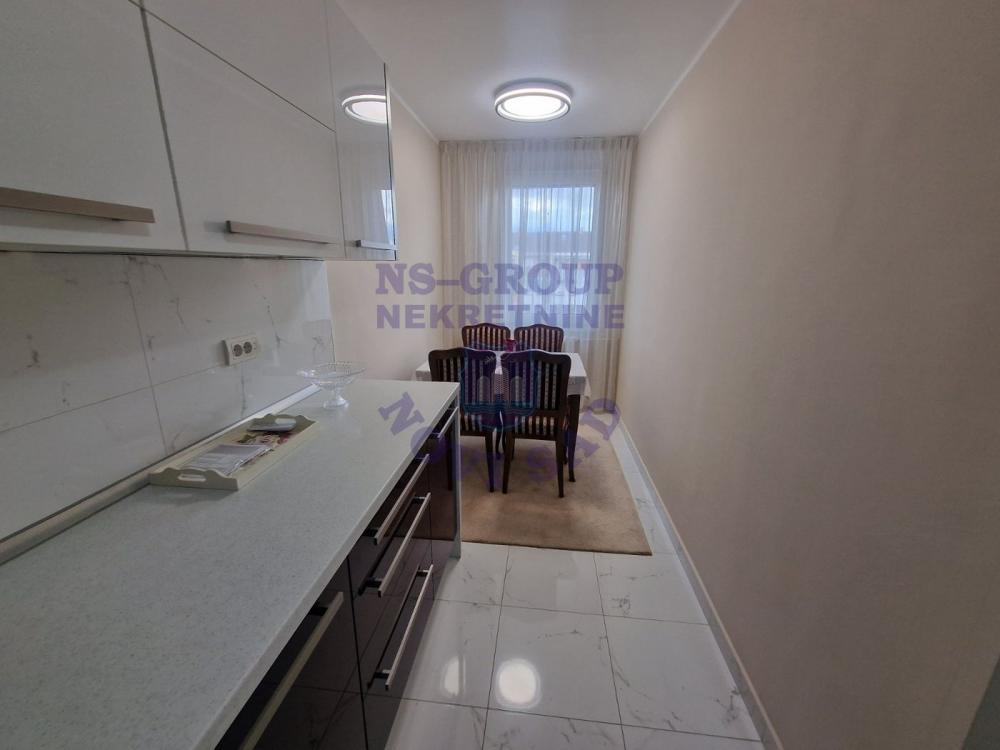 Slika 4 - Kompletno namešten dvosoban stan na Novom Naselju!