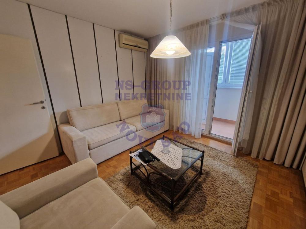 Slika 1 - Kompletno namešten dvosoban stan na Novom Naselju!