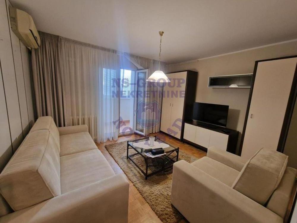 Glavna slika -Kompletno namešten dvosoban stan na Novom Naselju!