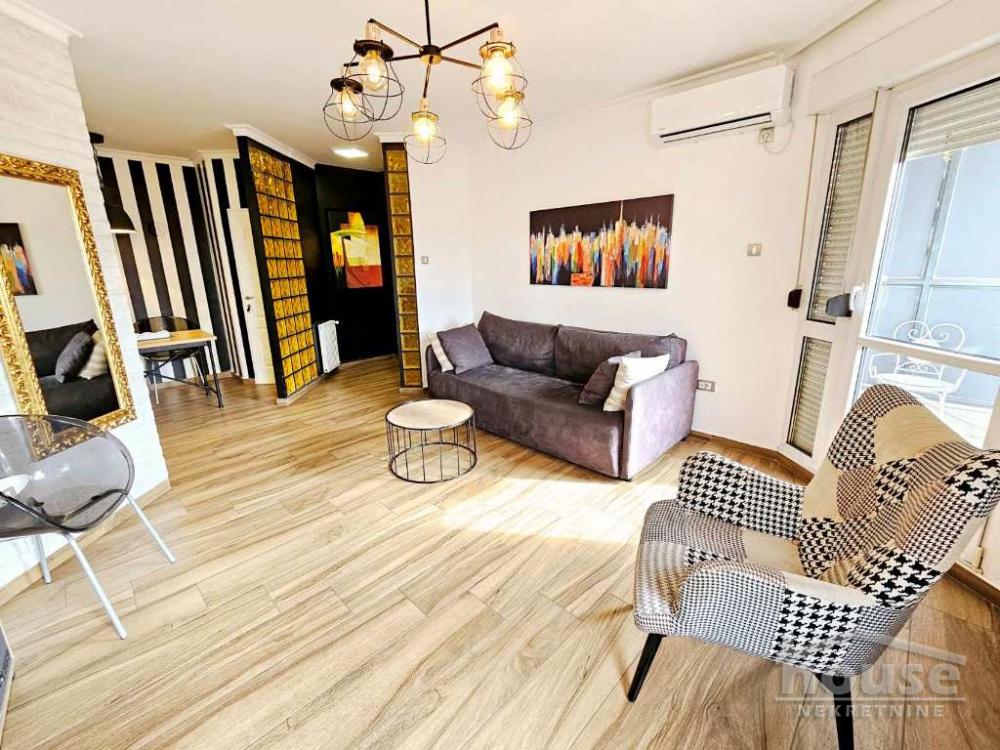 Slika 3 - Stan,NOVI SAD,CENTAR,kv: 50.00, € 150000, ID: 1064275