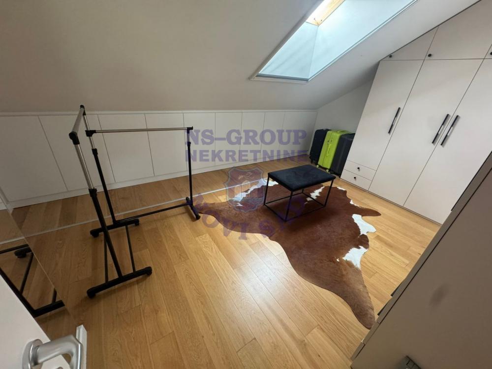 Slika 5 - Četvorosoban stan na Petrovaradinu u novoj zgradi!