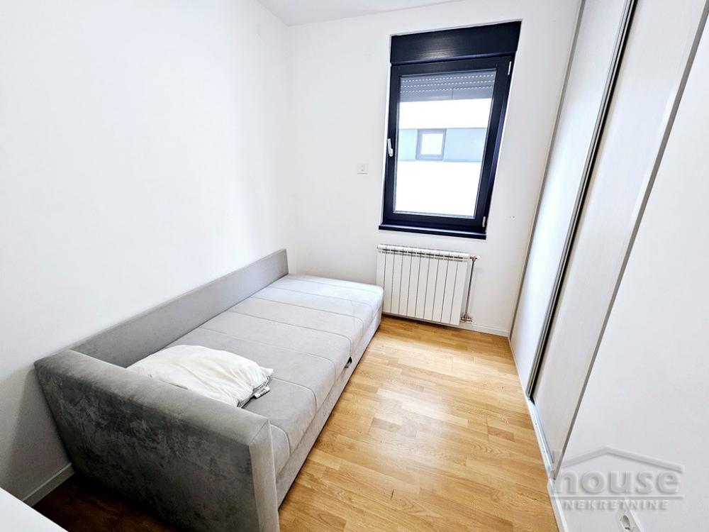 Slika 10 - Stan,NOVI SAD,TELEP,kv: 72.00, € 180000, ID: 1063102