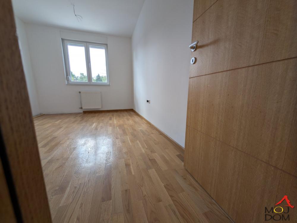 Slika 3 - Stan,PETROVARADIN,PETROVARADIN,kv: 64, € 154500, ID: 1031196