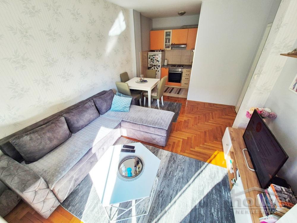 Slika 2 - Stan,NOVI SAD,GRBAVICA,kv: 42.00, € 126000, ID: 1064610