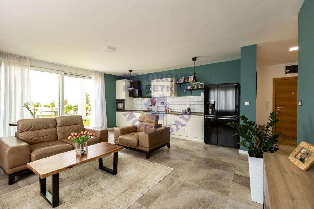 Slika 2 - Fenomenalan četvorosoban stan+terasa 50m2!