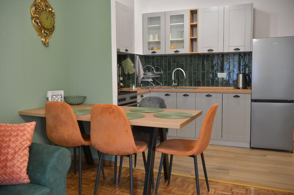 Slika 3 - Stan,NOVI SAD,PODBARA,kv: 50.08, € 144200, ID: 1057380