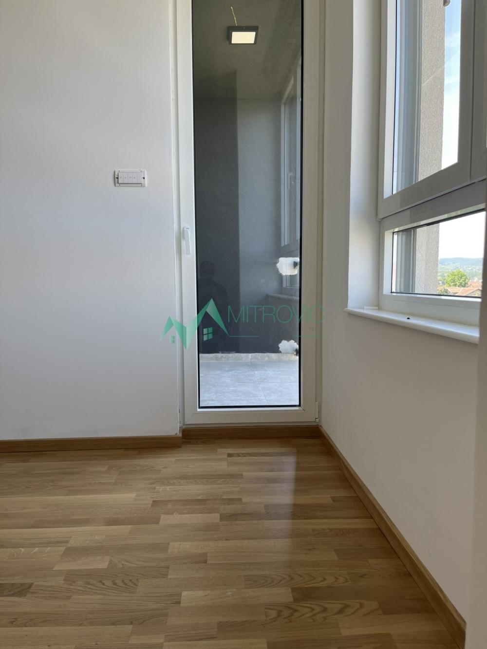 Slika 7 - NOV NEUSELJAVAN STAN NA TELEPU  