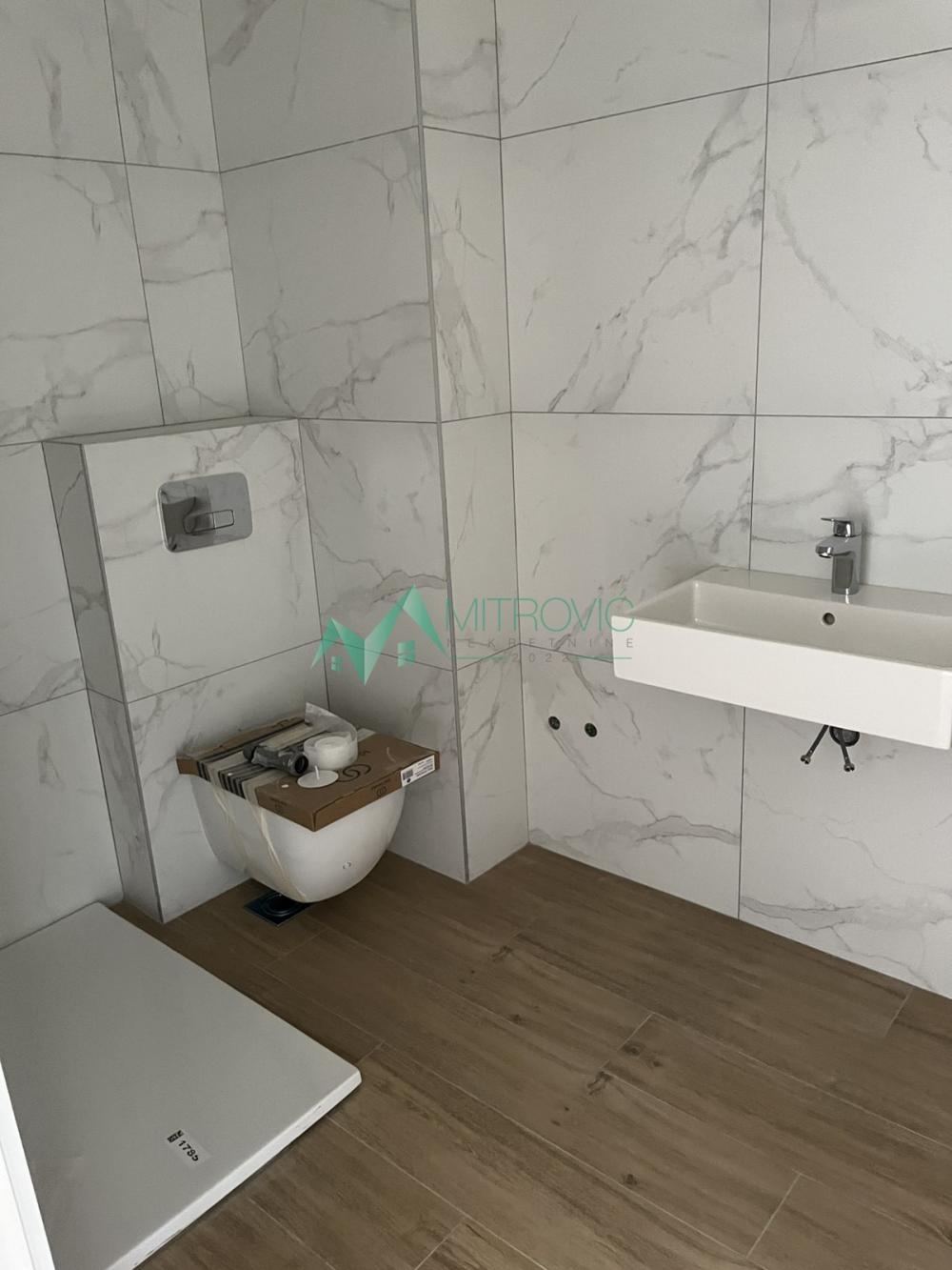 Slika 4 - NOV NEUSELJAVAN STAN NA TELEPU  