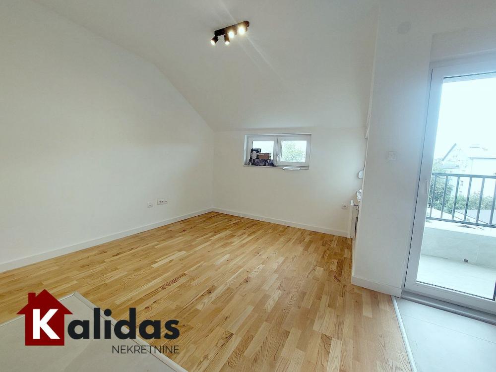 Slika 4 - Stan,NOVI SAD,GRBAVICA,kv: 36, € 93730, ID: 1008209