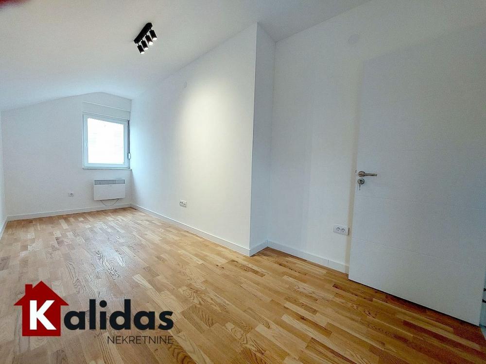 Slika 7 - Stan,NOVI SAD,GRBAVICA,kv: 36, € 93730, ID: 1008209