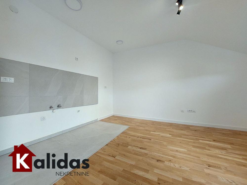 Slika 2 - Stan,NOVI SAD,GRBAVICA,kv: 36, € 93730, ID: 1008209