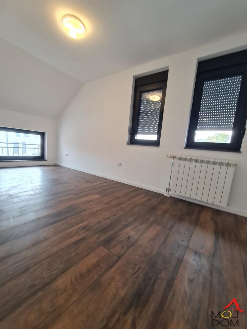 Slika 3 - Stan,NOVI SAD,TELEP,kv: 54, € 147200, ID: 1031223