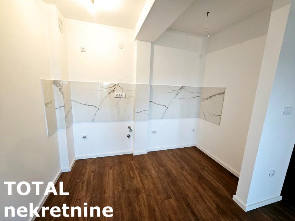 Slika 4 - Stan,NOVI SAD,PODBARA,kv: 41.00, € 114330, ID: 1100735