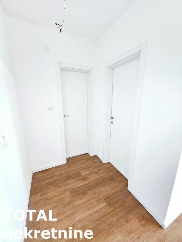 Slika 9 - Stan,NOVI SAD,PODBARA,kv: 41.00, € 114330, ID: 1100735