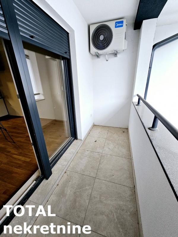 Slika 11 - Stan,PETROVARADIN,CENTAR,kv: 43.00, € 117000, ID: 1101490