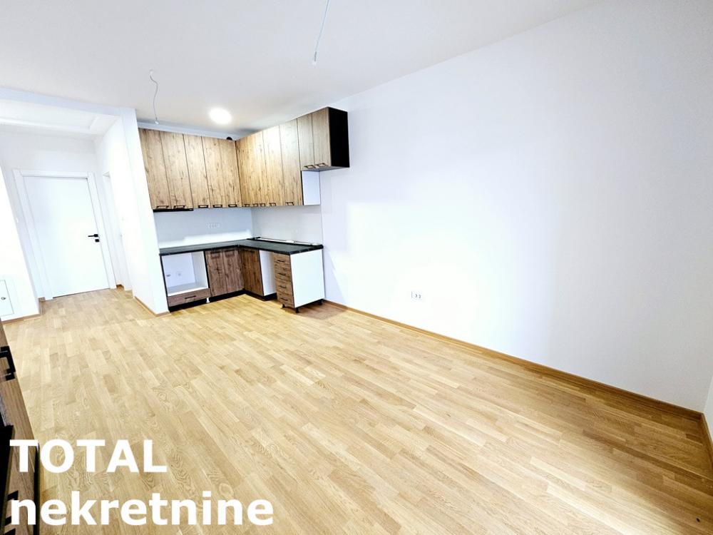 Slika 2 - Stan,PETROVARADIN,CENTAR,kv: 43.00, € 117000, ID: 1101490