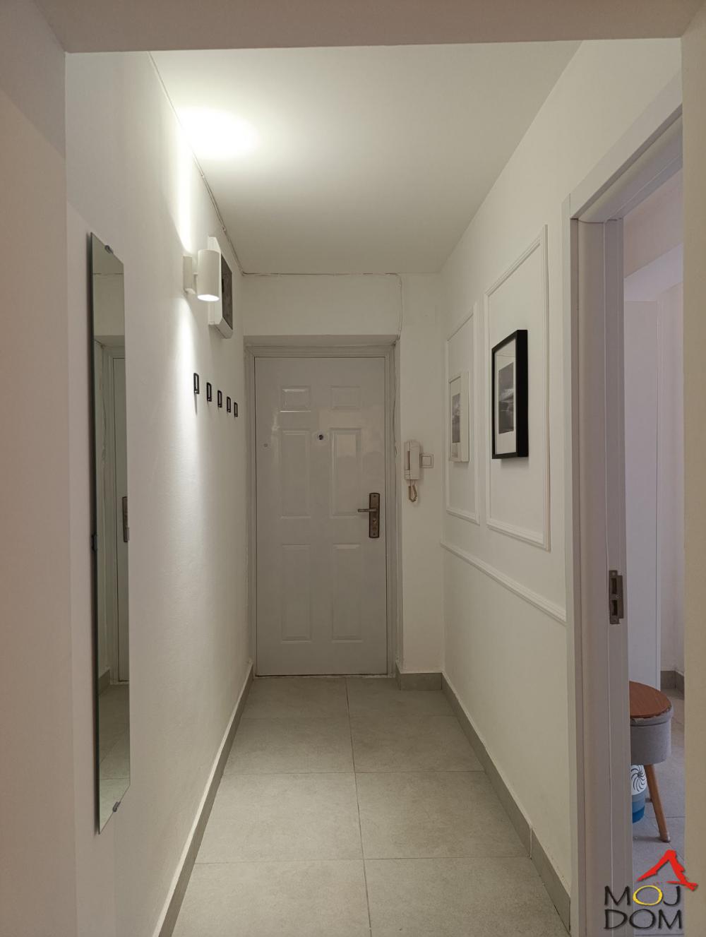 Slika 7 - Stan,NOVI SAD,CENTAR,kv: 61, € 143900, ID: 1030851