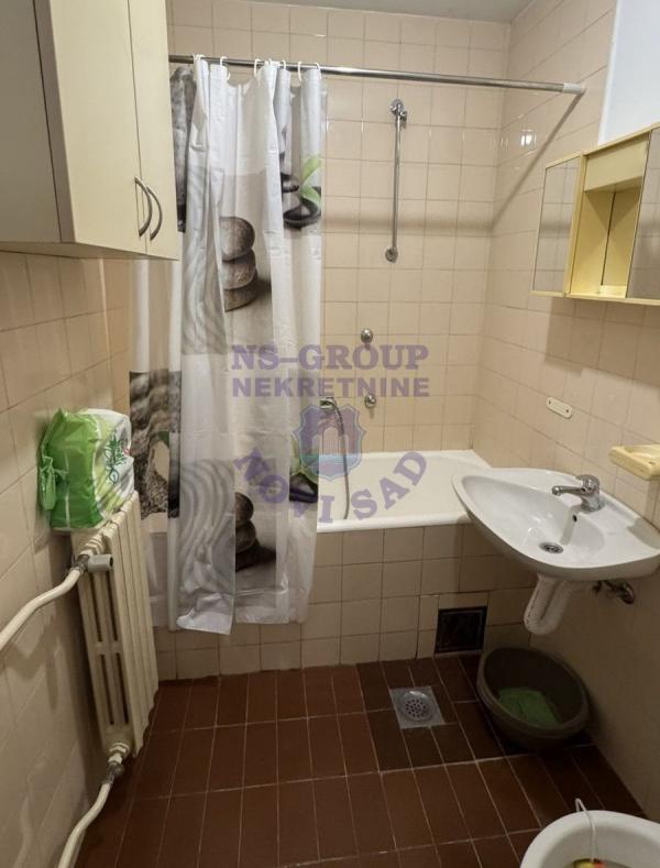 Slika 5 - Jednosoban, 34m2, Novo naselje Novi Sad, sa terasom, ima lift