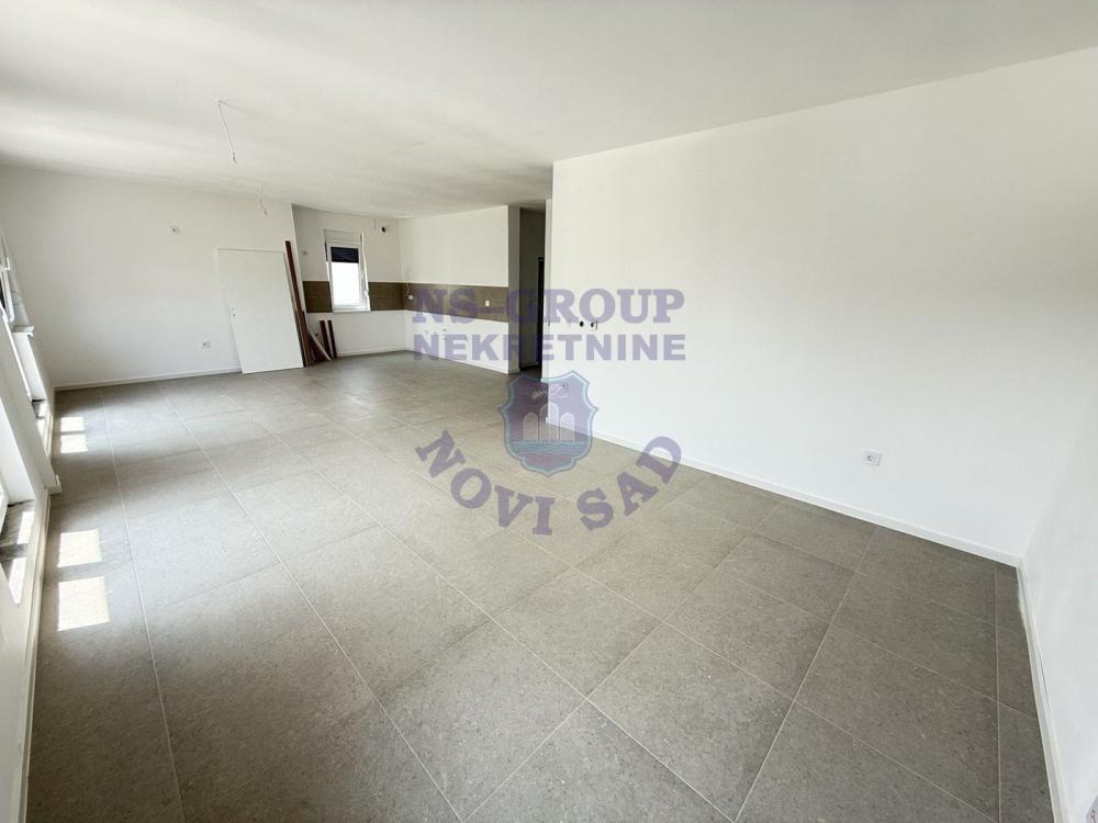 Slika 1 - Prelep stan sa četiri spavaće sobe / Gratis krovna terasa i parking