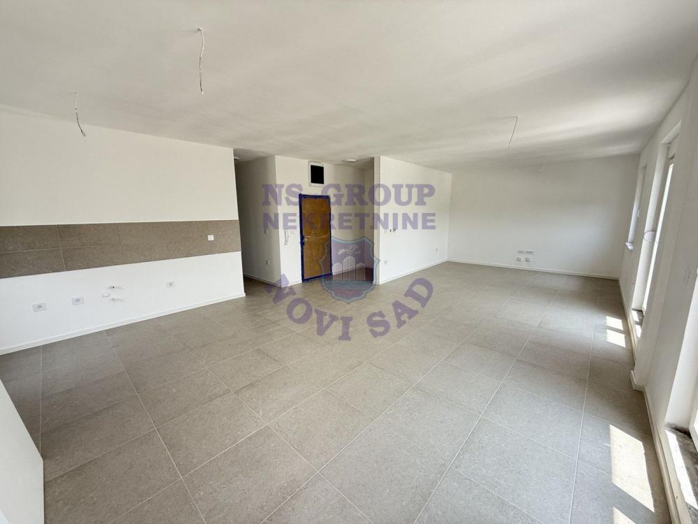 Slika 2 - Prelep stan sa četiri spavaće sobe / Gratis krovna terasa i parking