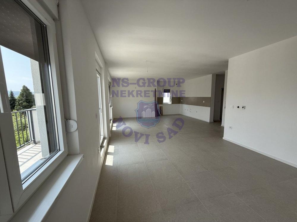 Slika 3 - Prelep stan sa četiri spavaće sobe / Gratis krovna terasa i parking