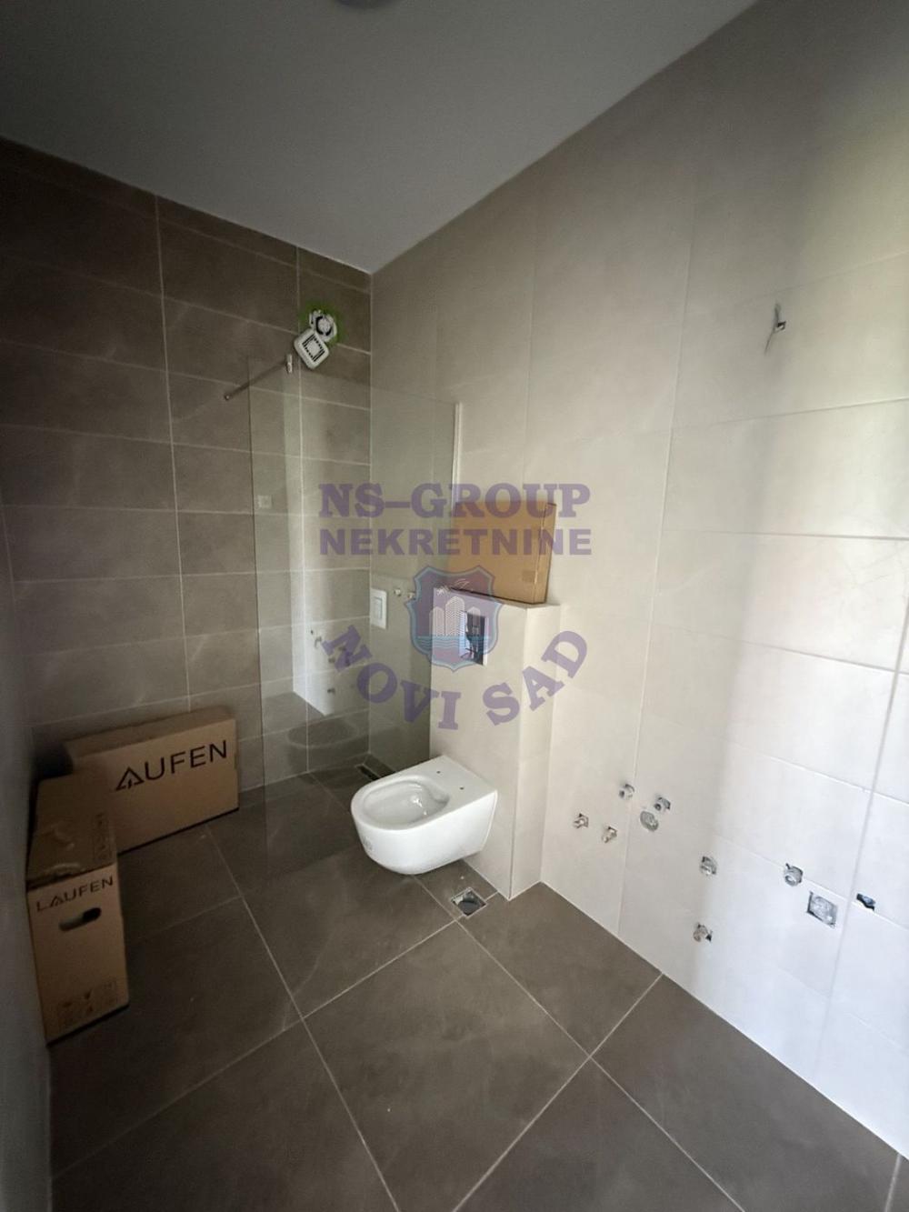 Slika 9 - Prelep stan sa četiri spavaće sobe / Gratis krovna terasa i parking