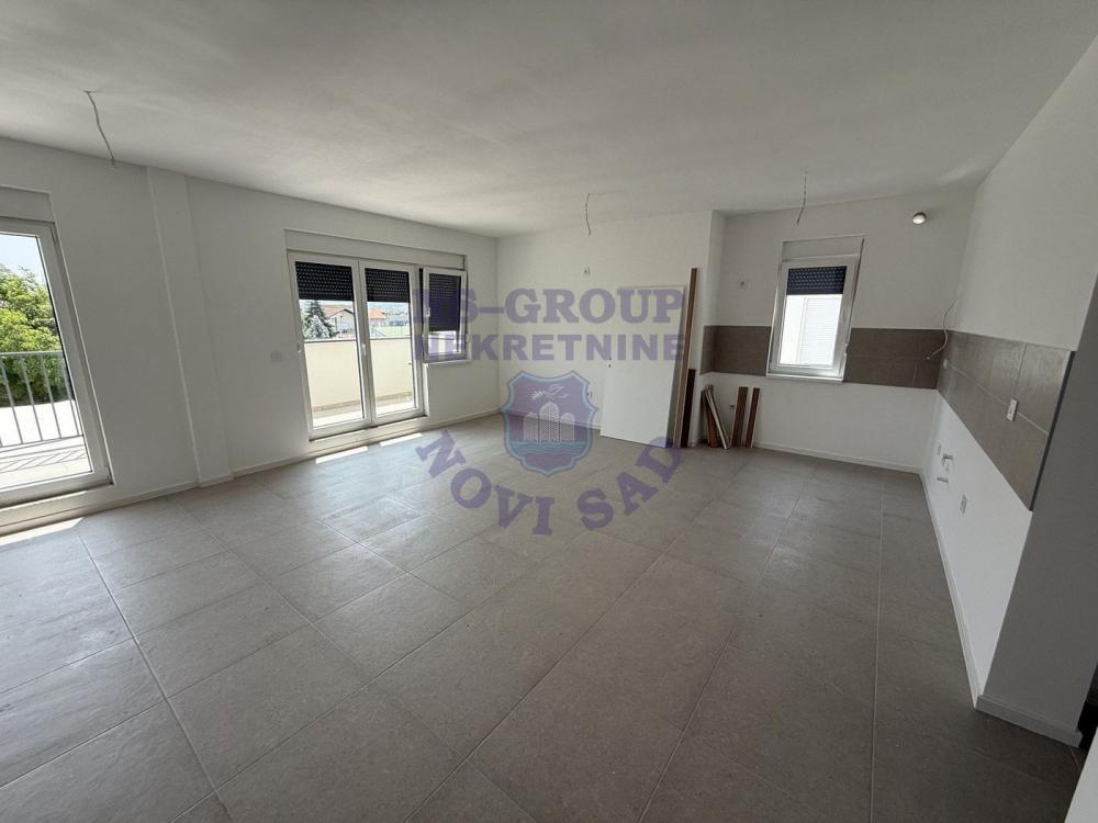 Slika 11 - Prelep stan sa četiri spavaće sobe / Gratis krovna terasa i parking