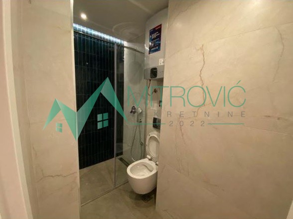 Slika 2 - Prodaje se luksuzno renoviran četvorosoban stan u centru grada – Železnička ulica 